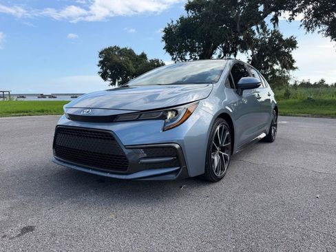 Used 2022 Toyota Corolla SE FWD image 2