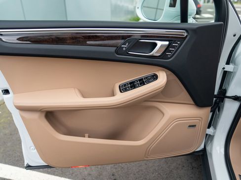 New 2026 Porsche Macan image 10