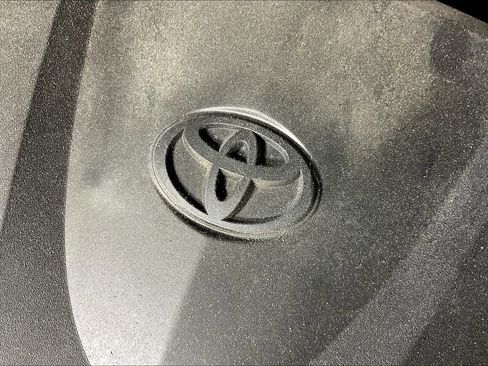 Used 2022 Toyota Camry SE image 40