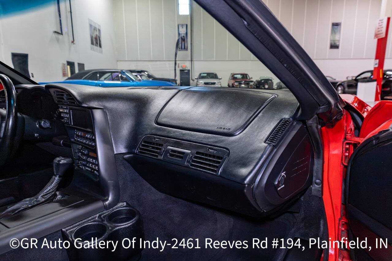 Used 1996 Chevrolet Corvette Coupe RWD image 39