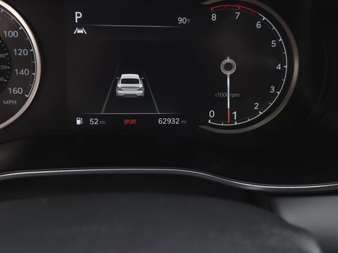 Used 2022 Genesis G70 2.0T image 14