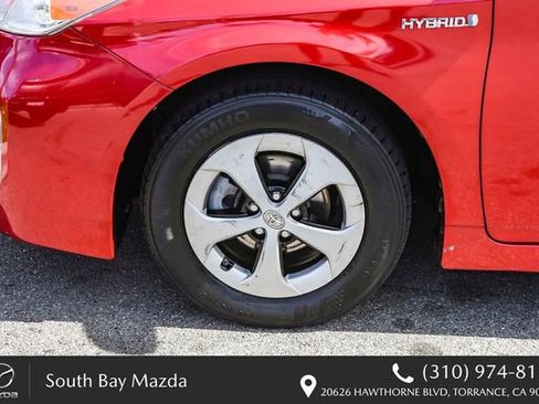 Used 2012 Toyota Prius Three w/ Preferred Accessory Pkg FWD image 11