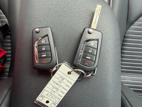 Used 2023 Toyota Camry SE FWD image 39