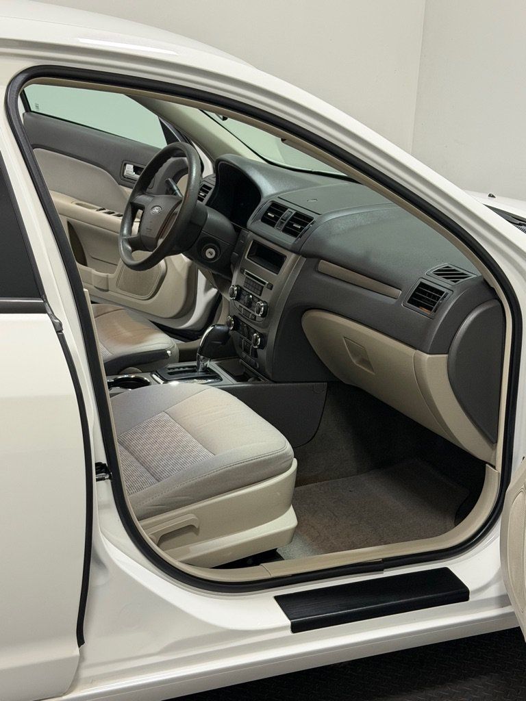 Used 2011 Ford Fusion S FWD image 11