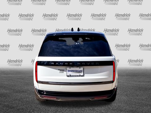 Used 2025 Land Rover Range Rover SE AWD/4WD image 9