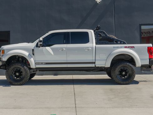 Used 2022 Ford F250 Lariat w/ Lariat Ultimate Package AWD/4WD image 2