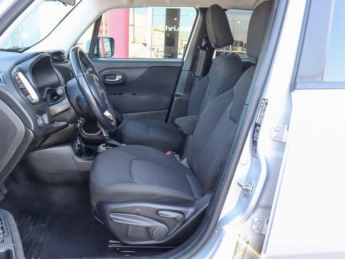 Used 2017 Jeep Renegade Latitude image 7