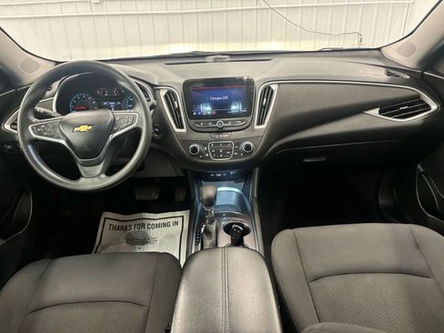 Used 2022 Chevrolet Malibu LT FWD image 37