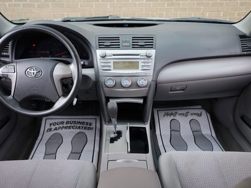 Used 2011 Toyota Camry LE image 24