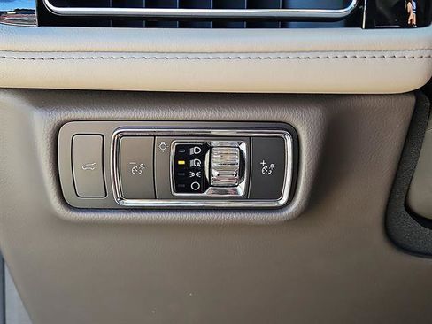 Used 2022 Lincoln Aviator Reserve w/ Equipment Group 201A image 15