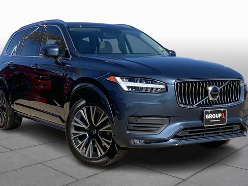 Used 2022 Volvo XC90 T6 Momentum w/ Advanced Package image 3