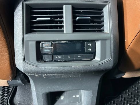 Used 2023 Volkswagen Atlas SE w/ Panoramic Sunroof Package AWD/4WD image 31