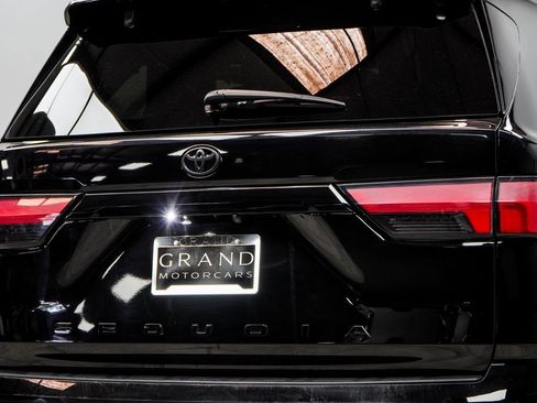 Used 2024 Toyota Sequoia Platinum image 16