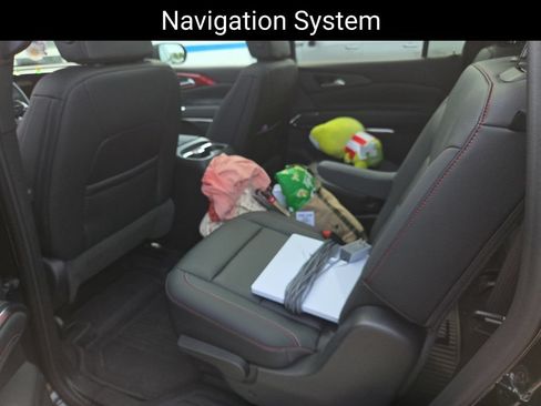 Used 2024 Chevrolet Traverse Z71 w/ LPO, Floor Liner Package AWD/4WD image 13