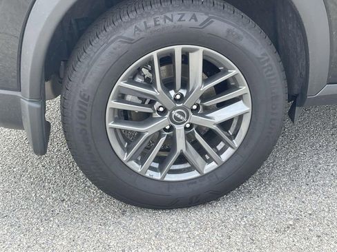 Used 2025 Nissan Rogue S image 7