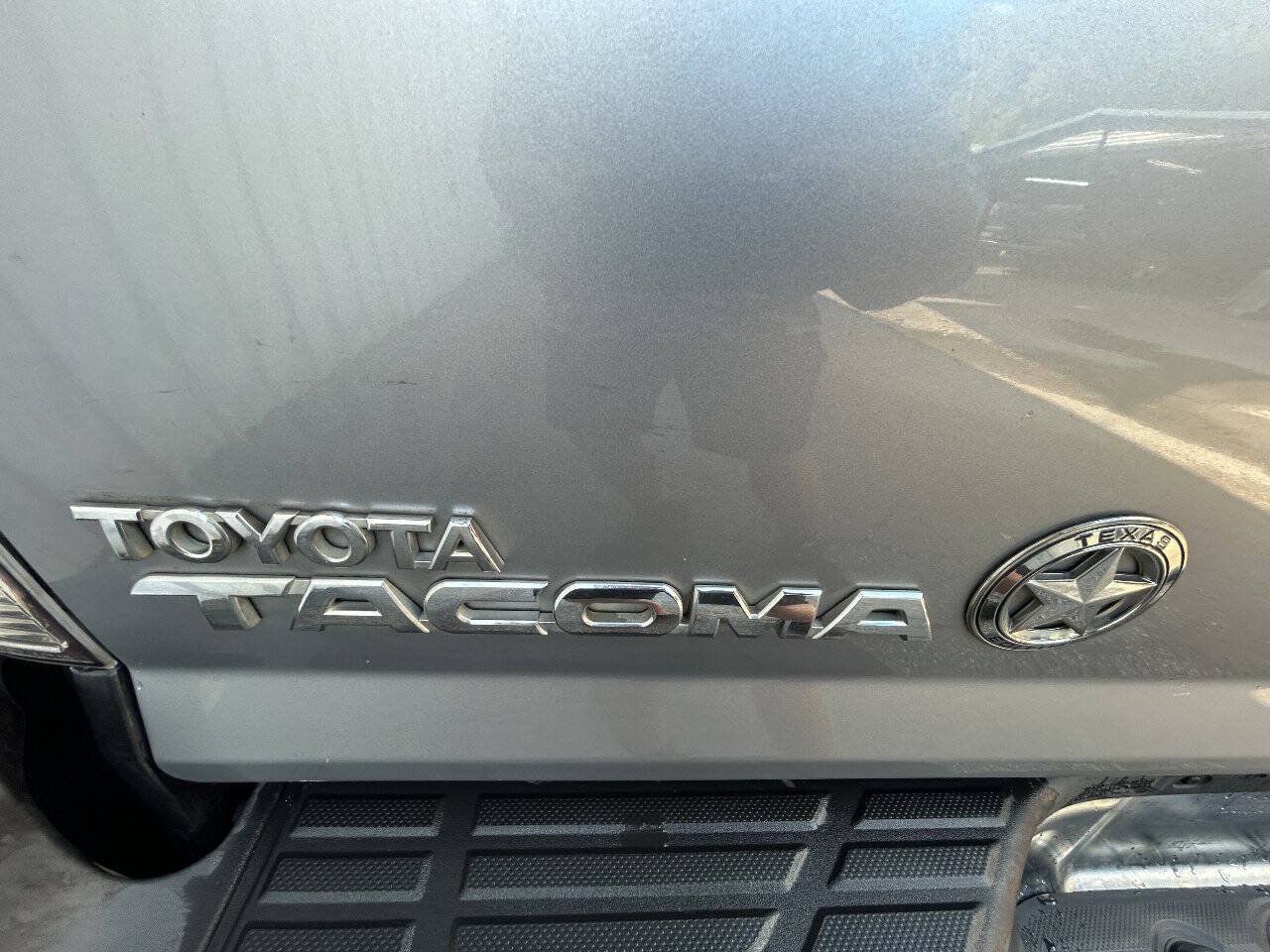 Used 2015 Toyota Tacoma PreRunner w/ SR5 Package RWD image 41