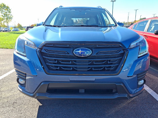 Used 2022 Subaru Forester Premium AWD/4WD image 2