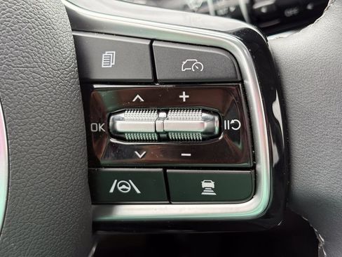 Certified 2025 Kia Sorento S w/ Panoramic Sunroof Package FWD image 25