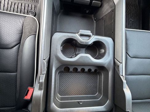 Used 2025 RAM 1500 Laramie AWD/4WD image 33