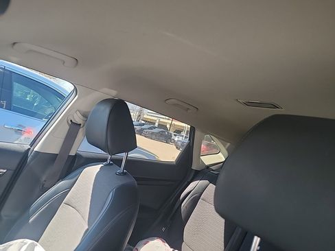 Used 2021 Kia Seltos S FWD image 7