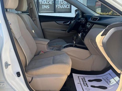 Used 2016 Nissan Rogue S w/ Appearance Package image 31