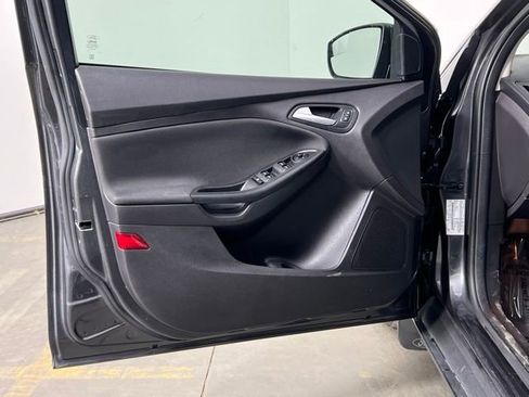 Used 2015 Ford Focus SE image 19