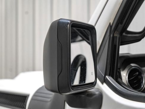 Used 2018 Jeep Wrangler Unlimited Sahara image 37