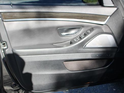 Used 2013 BMW M5 image 13