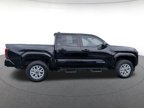 Used 2024 Toyota Tacoma SR5 AWD/4WD image 7