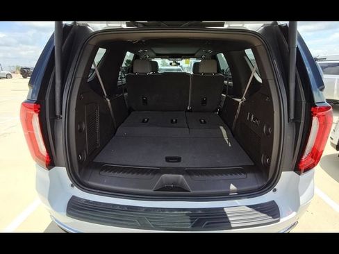 Used 2022 GMC Yukon SLT w/ SLT Luxury Package RWD image 10