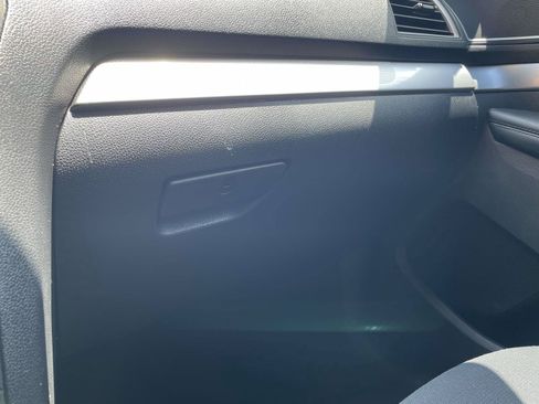 Used 2017 Ford Explorer XLT FWD image 20