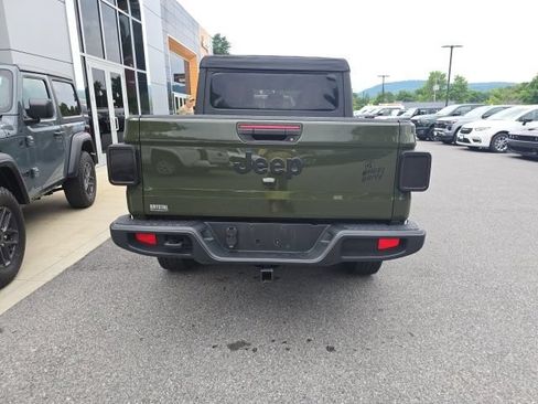 Used 2022 Jeep Gladiator Sport AWD/4WD image 5
