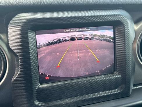 Used 2023 Jeep Wrangler Unlimited AWD/4WD image 20