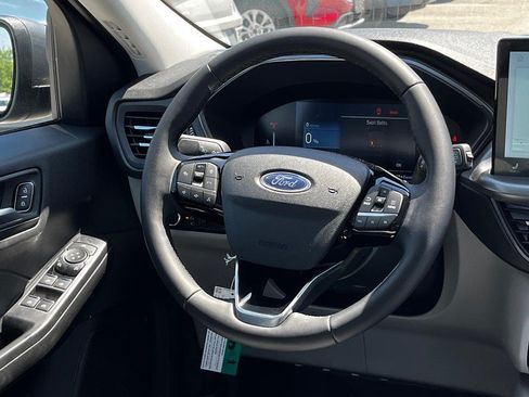 Used 2025 Ford Escape SE FWD image 7