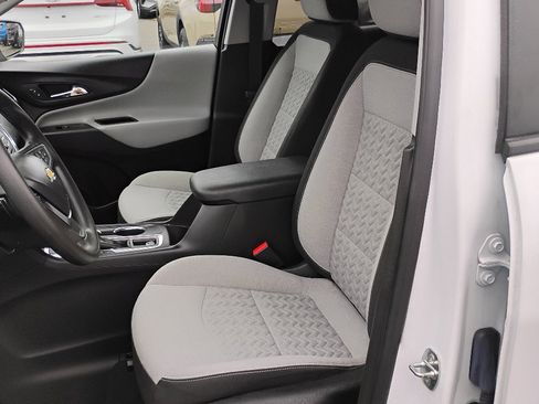 Used 2022 Chevrolet Equinox LS w/ LS Convenience Package image 13