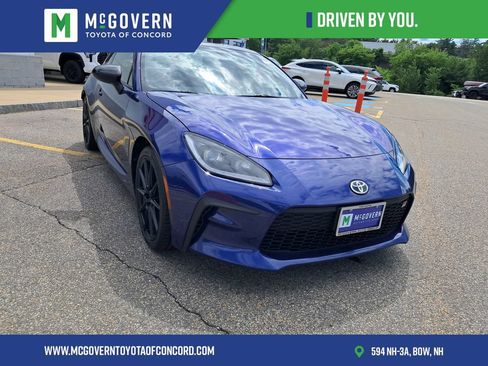 Used 2024 Toyota GR86 Premium RWD image 9