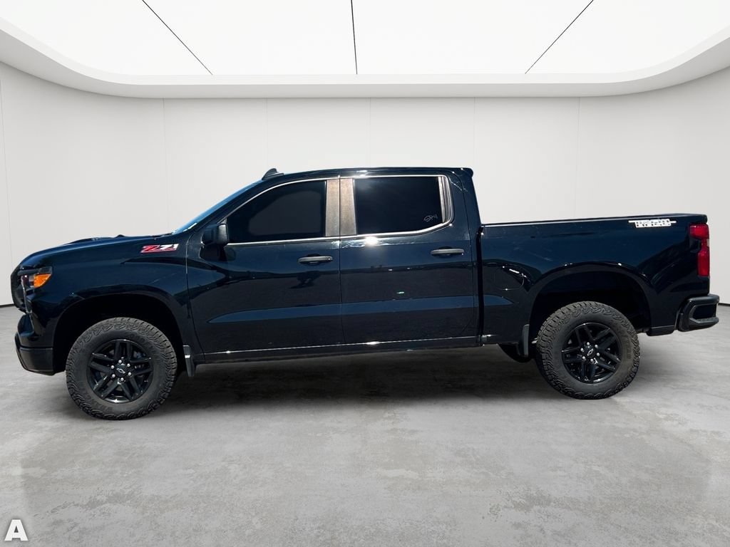 Used 2024 Chevrolet Silverado 1500 Custom Trail Boss AWD/4WD image 3