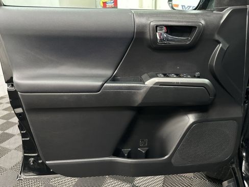 Used 2023 Toyota Tacoma TRD Sport w/ Technology Package image 17