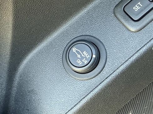 Used 2023 Chevrolet Equinox Premier image 24