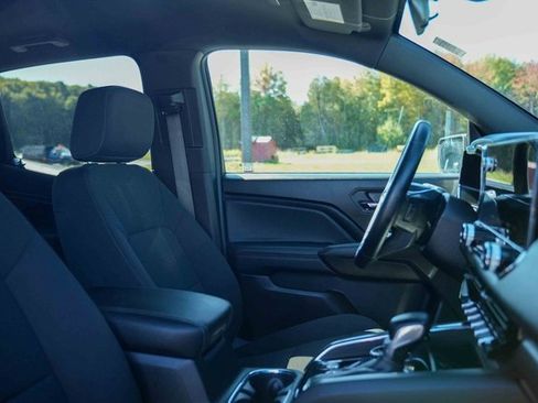 Used 2024 GMC Canyon Elevation image 15