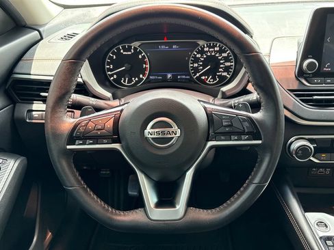 Used 2021 Nissan Altima 2.5 SR FWD image 12