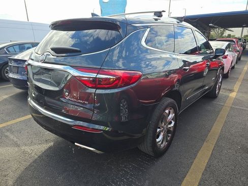 Used 2018 Buick Enclave Avenir image 2