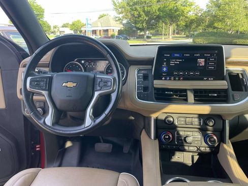 Used 2021 Chevrolet Tahoe Premier w/ Premium Package AWD/4WD image 15