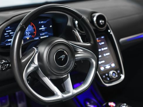 Used 2022 McLaren GT RWD image 29