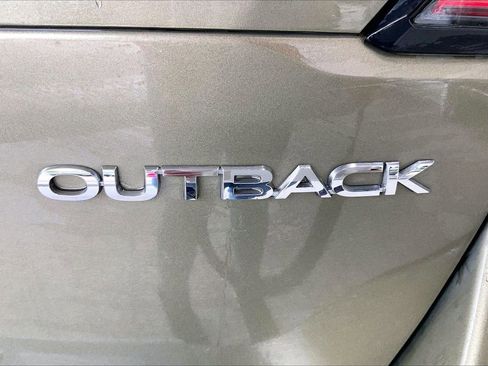 Used 2025 Subaru Outback Limited AWD/4WD image 9