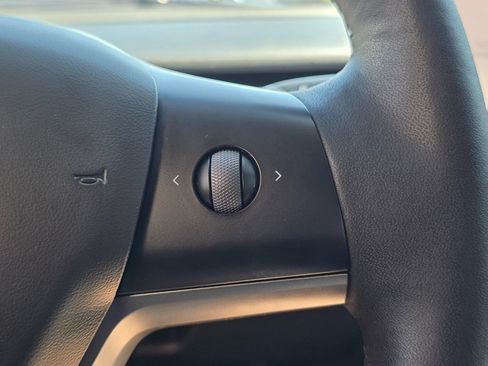Used 2023 Tesla Model 3 Standard Range RWD image 33