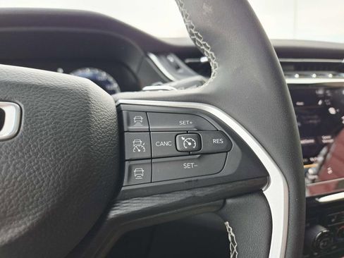 Used 2023 Jeep Grand Cherokee Laredo w/ Luxury Tech Group I image 20