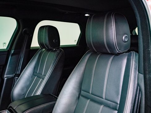 Used 2021 Land Rover Range Rover Velar R-Dynamic S image 24