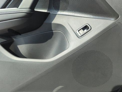 New 2026 Volkswagen Tiguan SE R-Line image 29