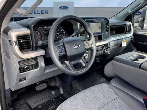 New 2026 Ford F250 XL w/ F-250 >10K GVWR Package image 7